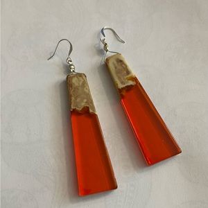 NEW Wood and resin earrings